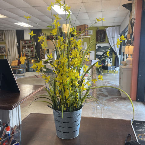 Faux Floral w/ Vase