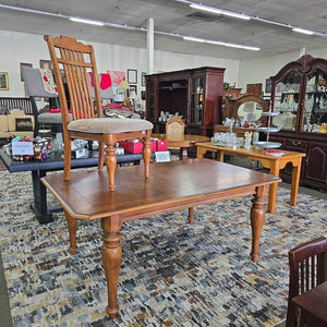 Dining Table w/6 Chairs & 2 Leaves