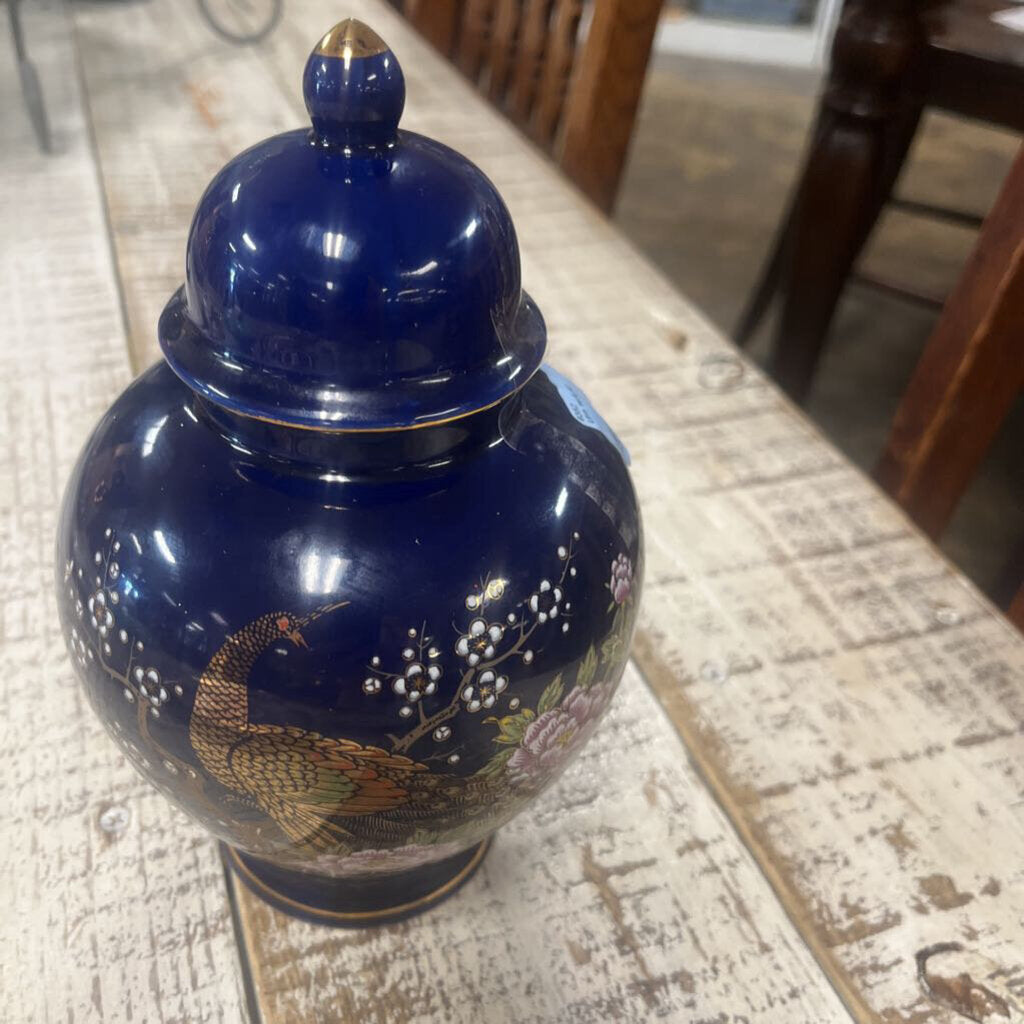 Urn w/Lid