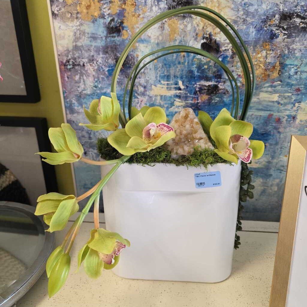 T&C Floral w/Geode