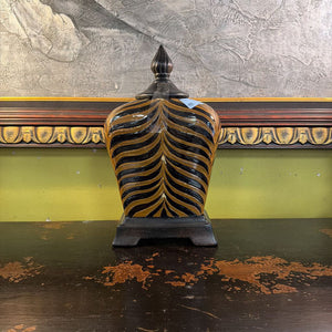 Urn w/Lid