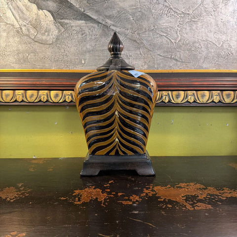 Urn w/Lid