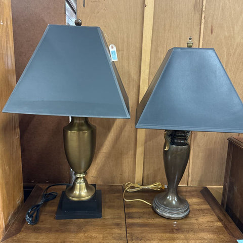 Pair of Lamps w/Shades
