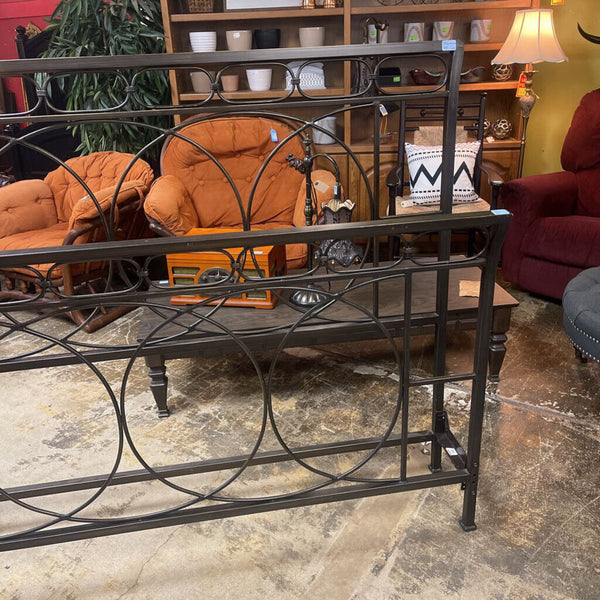 King Size Headboard/Footboard/Metal Frame
