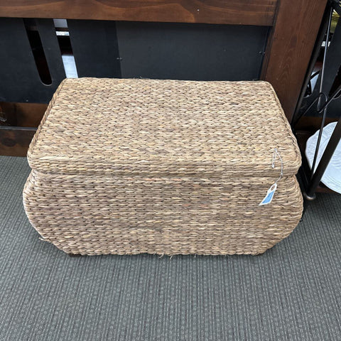 Wicker Basket w/Lid