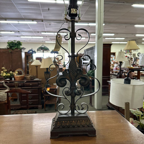 Lamp NO SHADE