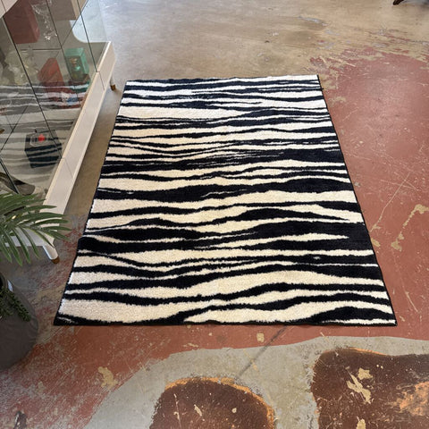 Zebra Print Rug 47'x 67'