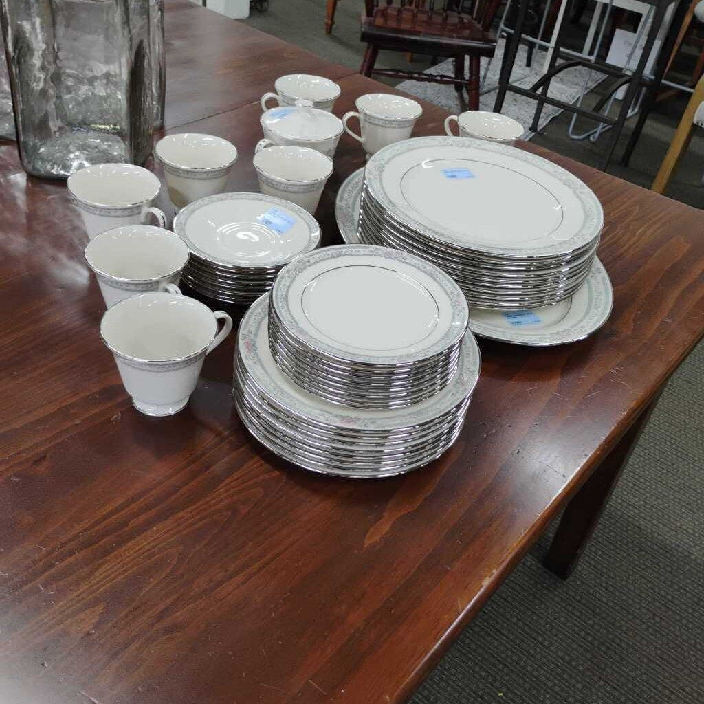 Lenox Charleston 45 pc Dish Set