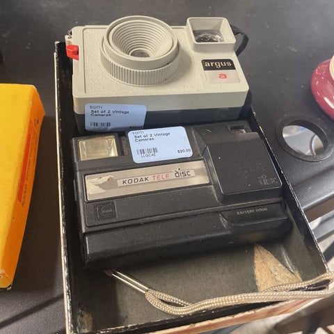 Set of 2 Vintage Cameras