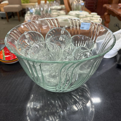 Punch Bowl w/12 Cups