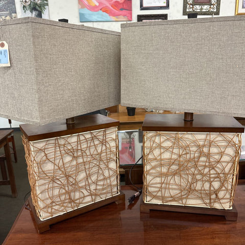 Pair of Lamps w/Shades