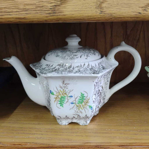 Teapot w/ Lid
