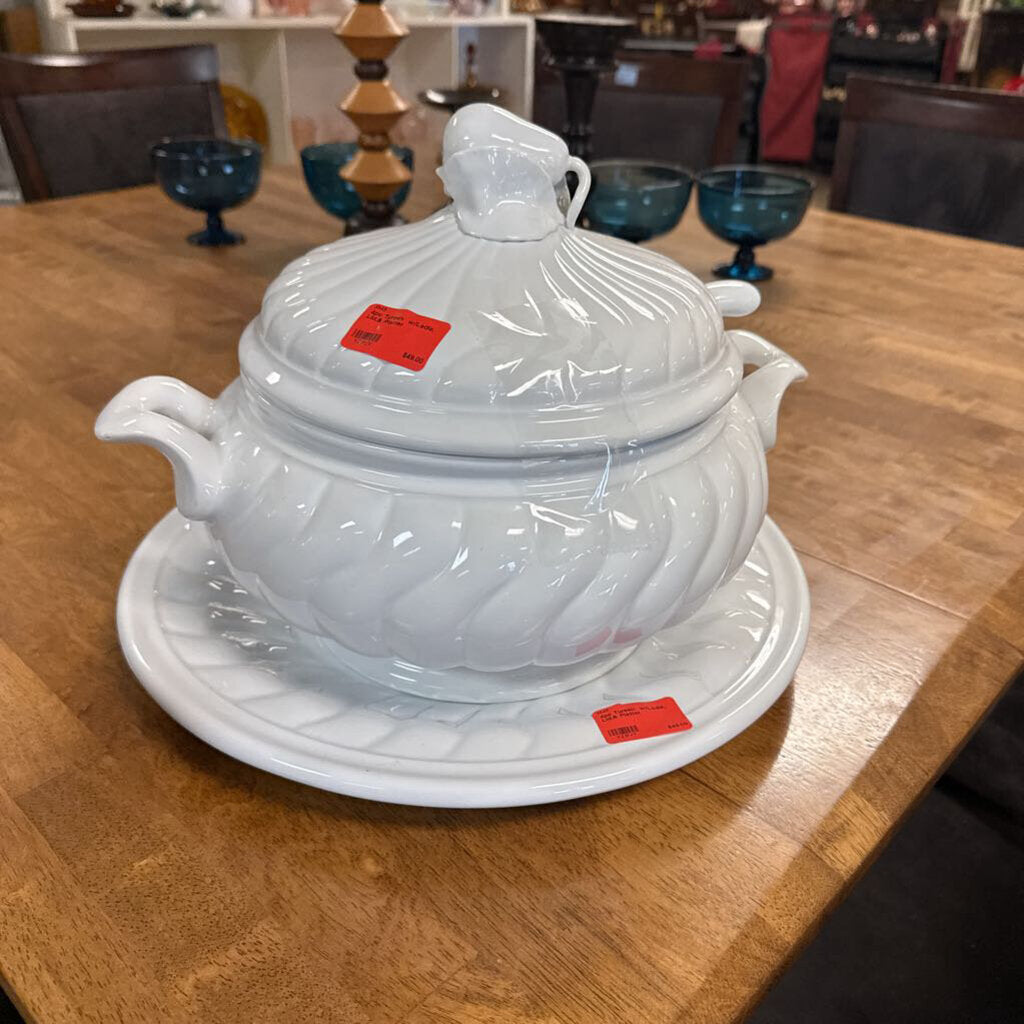4pc Tureen w/Ladle, Lid,& Platter