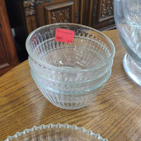 Set of 3 Pyrex Bowls