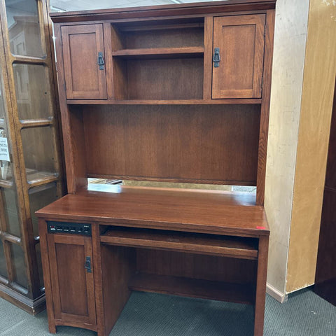 Desk w/Hutch