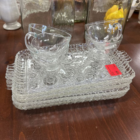 Set of 4 Snack Plates w/Cups