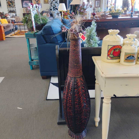 Wicker Vase w/Plant Decor