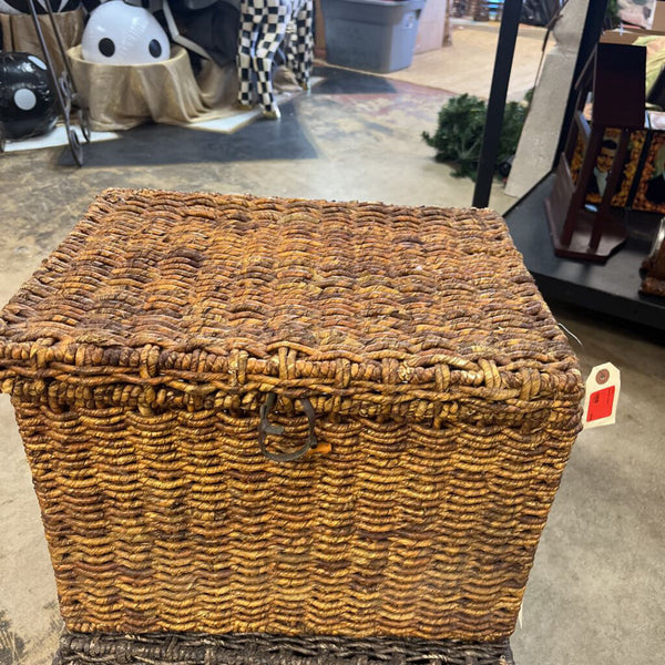 Basket w/Lid