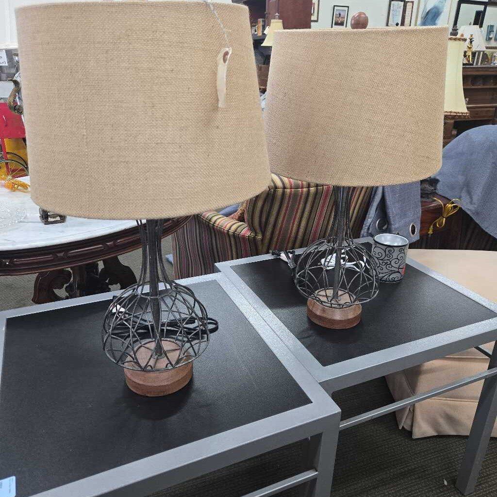 Pair of Lamps w/Shades