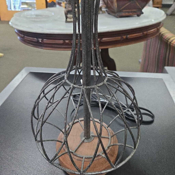 Pair of Lamps w/Shades