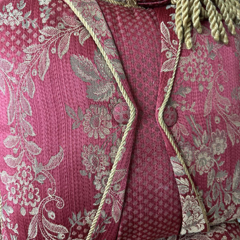 King Size Comforter w/ 2 Shames & 3 Decor Pillows