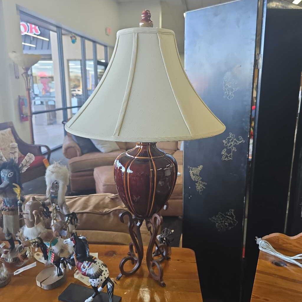 Pair of lamps w/Shades
