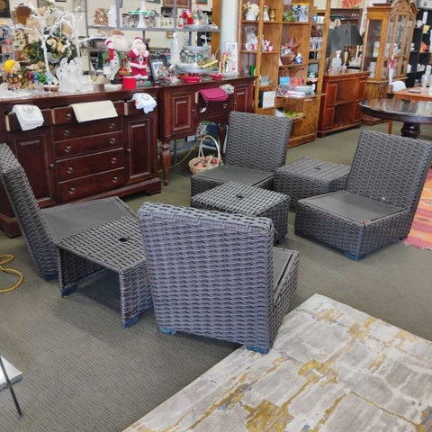 7 pc Rattan Patio Set (no cushions)