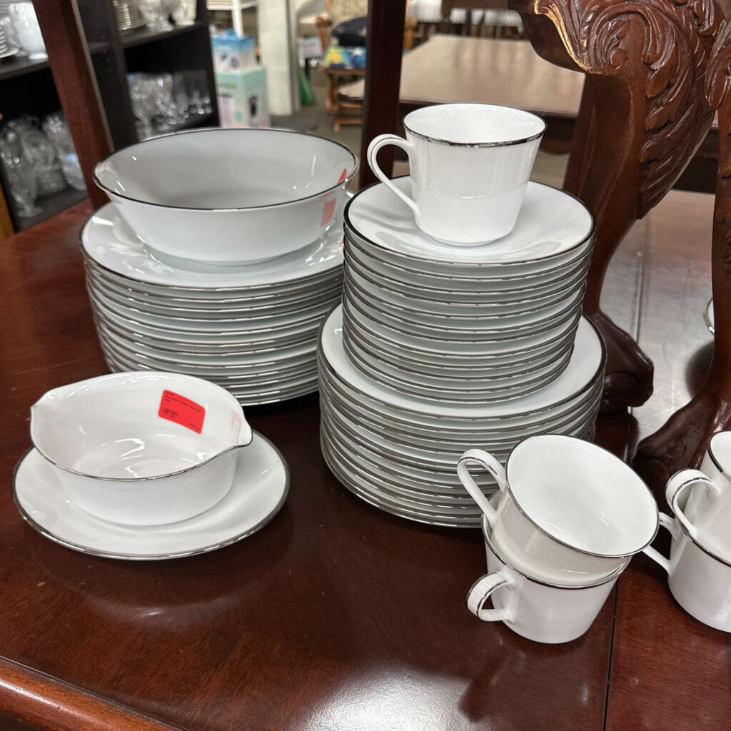 Noritake China Set 101 pcs