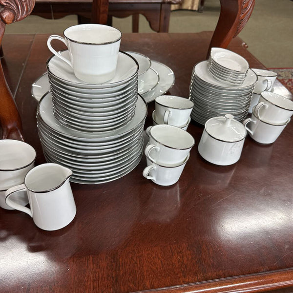 Noritake China Set 101 pcs