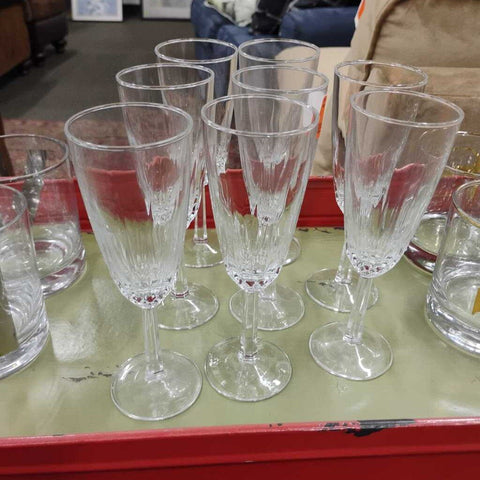 Set of 8 Wine Glasses