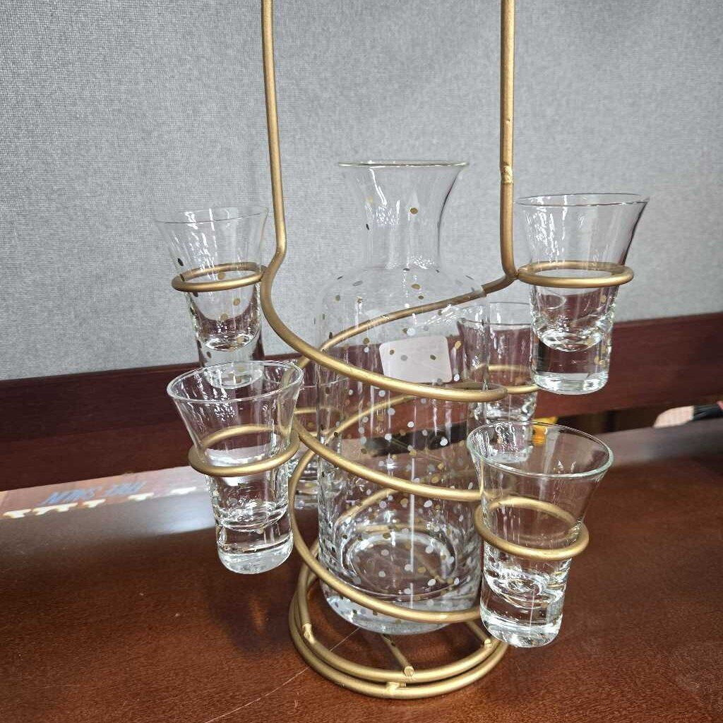 Decanter with Shot Glasses