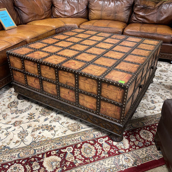 Pulaski Espaigne Cocktail Table