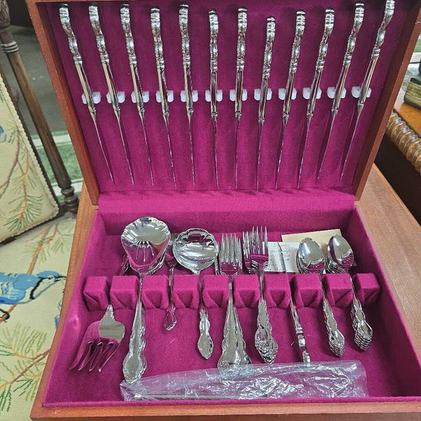 Stainless Steel Flatware Set