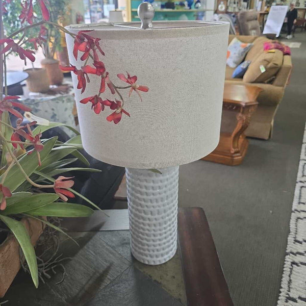 Pair of Lamps w/Shades