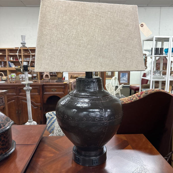 Pair of Lamps w/Shades