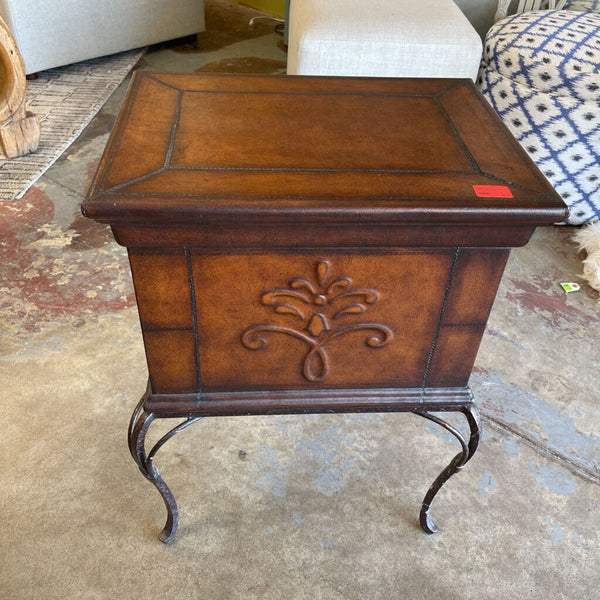 Accent Table w/Storage