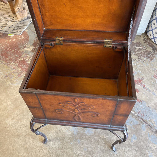 Accent Table w/Storage