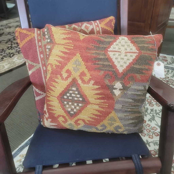 Woven Pillow set of 2