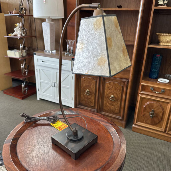 Pair of Lamps w/Shades