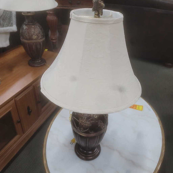 Pair of Lamps w/Shades