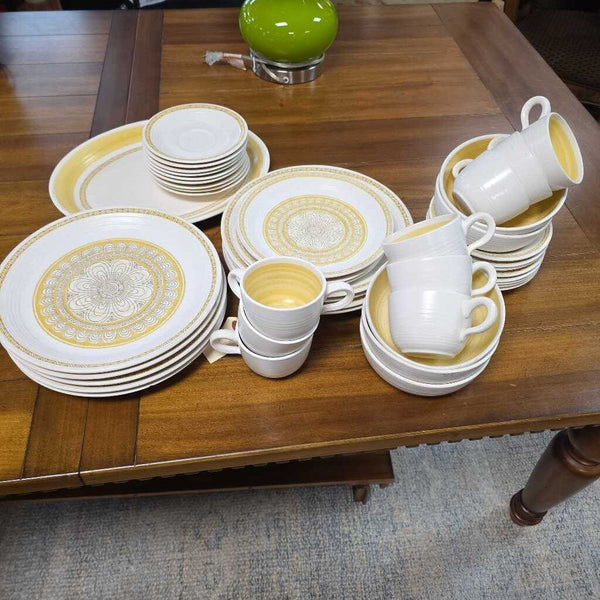 44pc Mid Mod Franciscan Dish Set