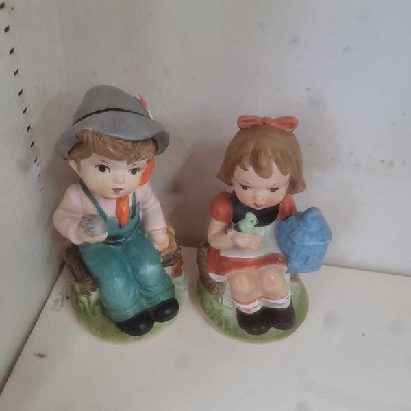 Pair of Figurines