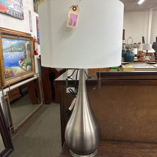 Pair of Lamps w/Shades