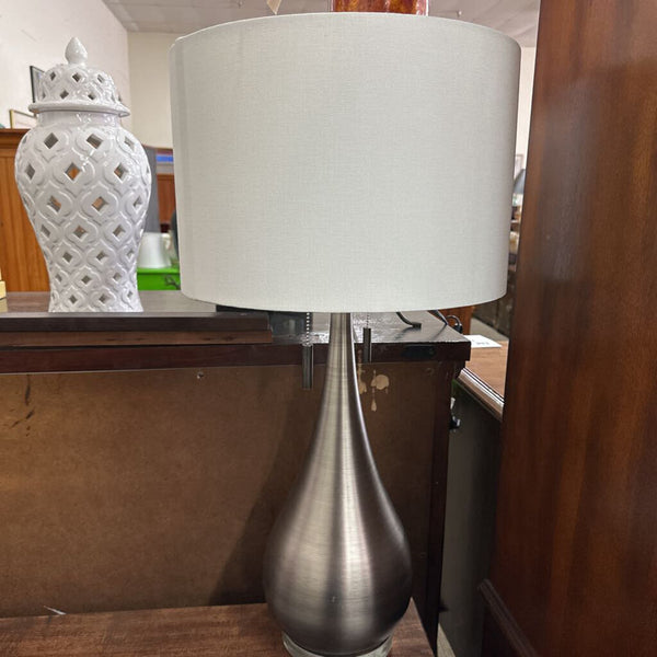 Pair of Lamps w/Shades