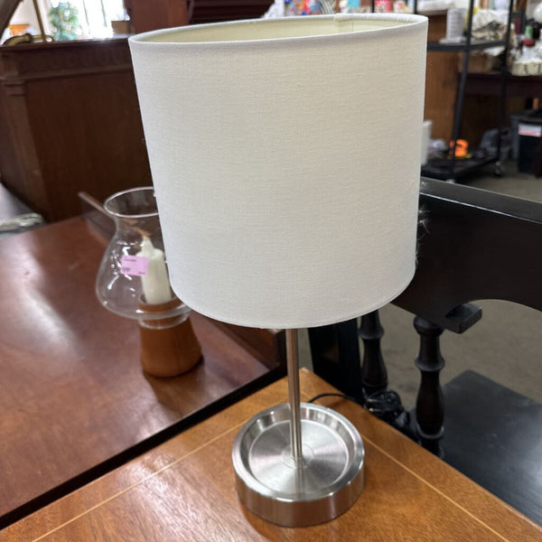Pair of Lamps w/Shades