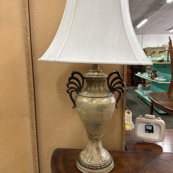 Pair of Lamps w/Shades