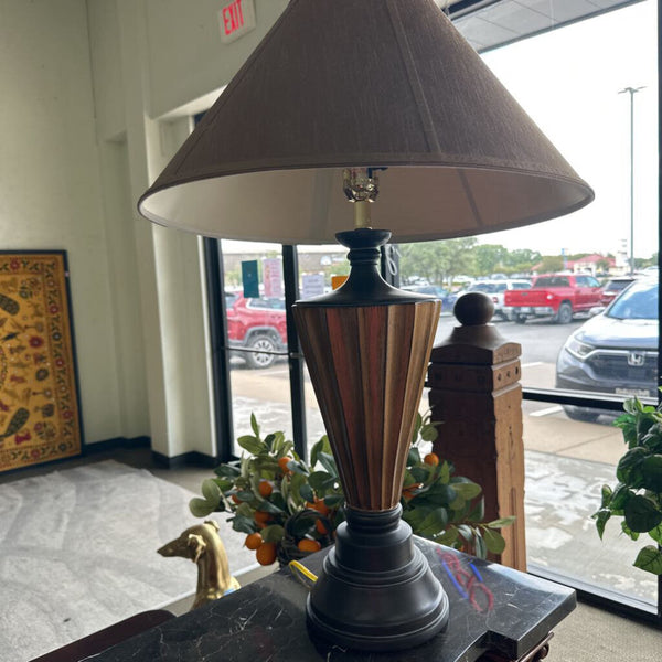 Pair of Lamps w/Shades