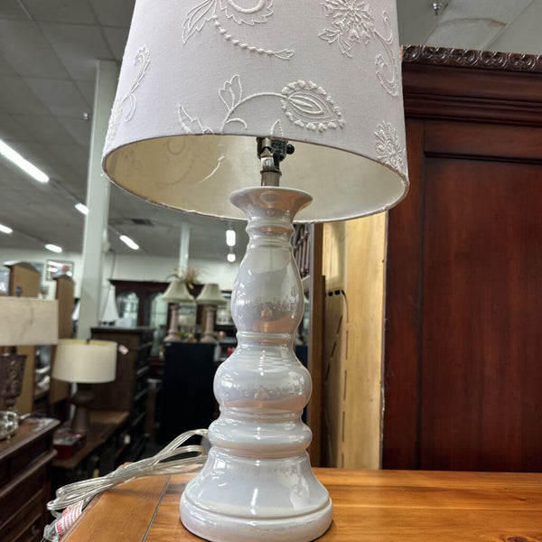 Pair of Lamps w/Shades