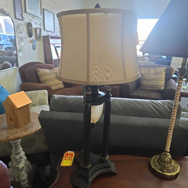 Pair of Lamps w/Shades