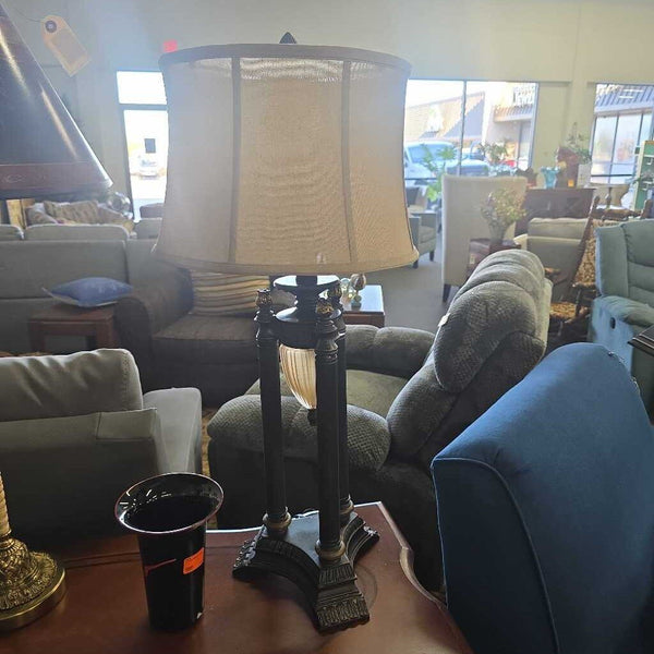Pair of Lamps w/Shades